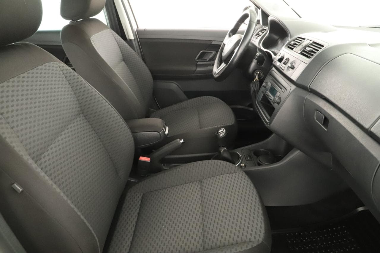 2014 Škoda FABIA - 13