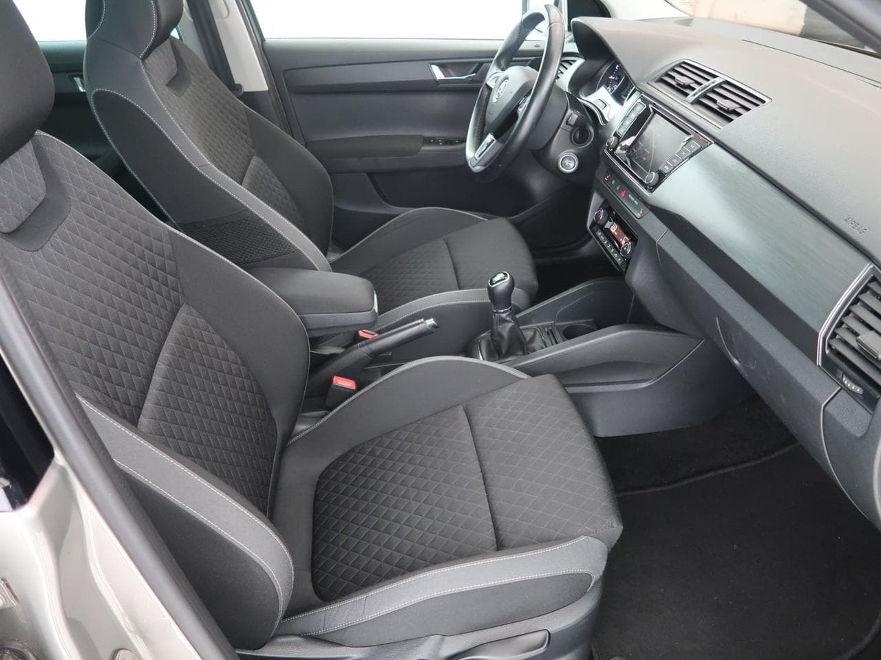 2016 Škoda FABIA - 12