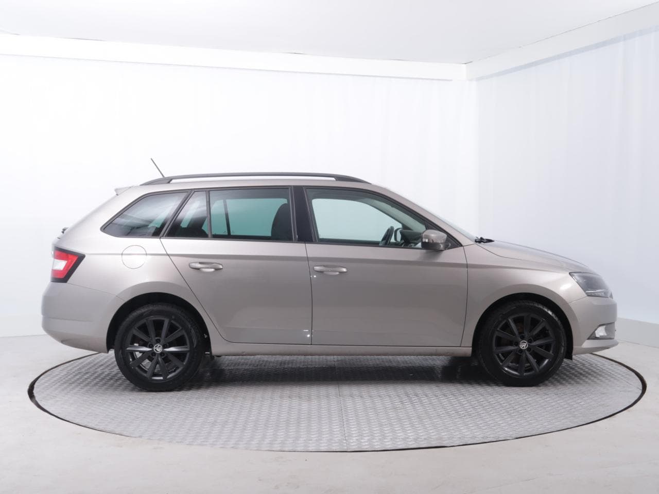 2016 Škoda FABIA - 8