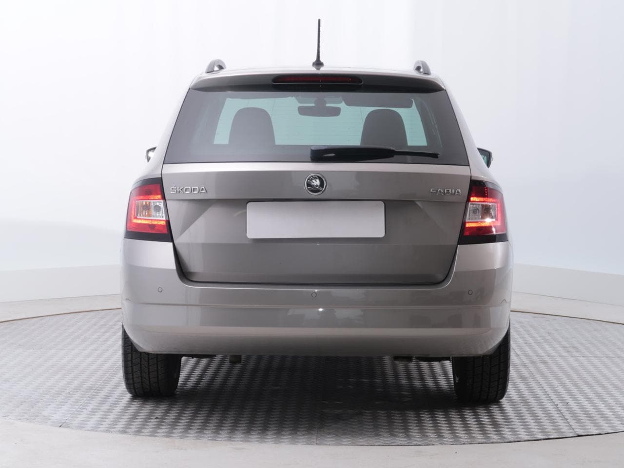 2016 Škoda FABIA - 6