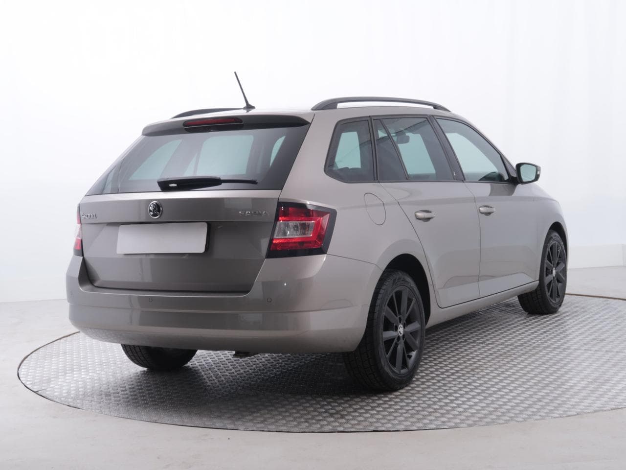 2016 Škoda FABIA - 7