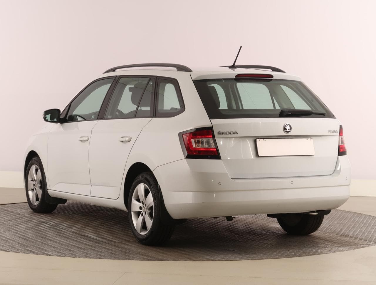 2015 Škoda FABIA - 5