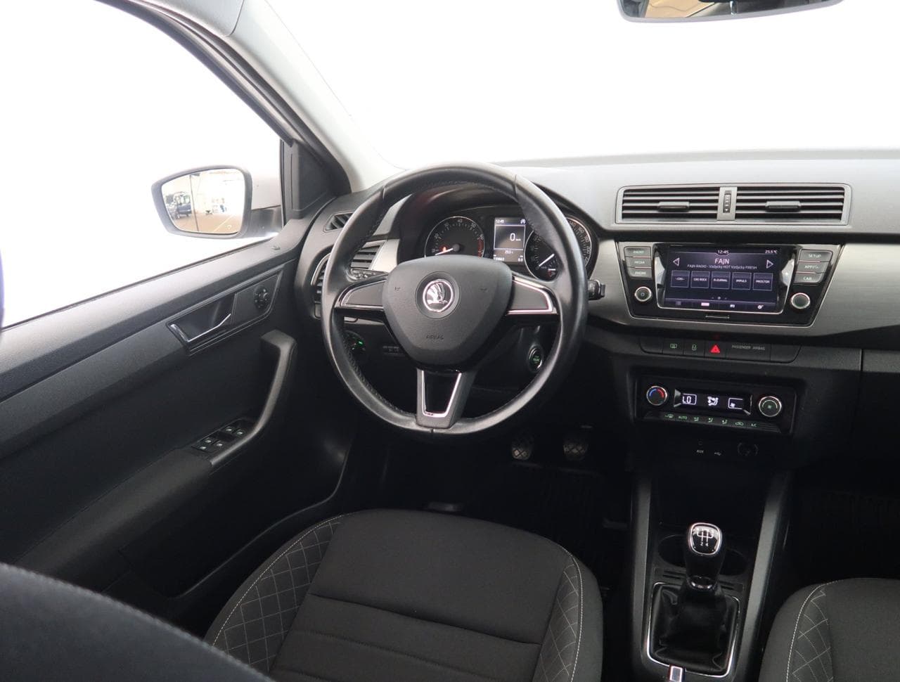 2015 Škoda FABIA - 9