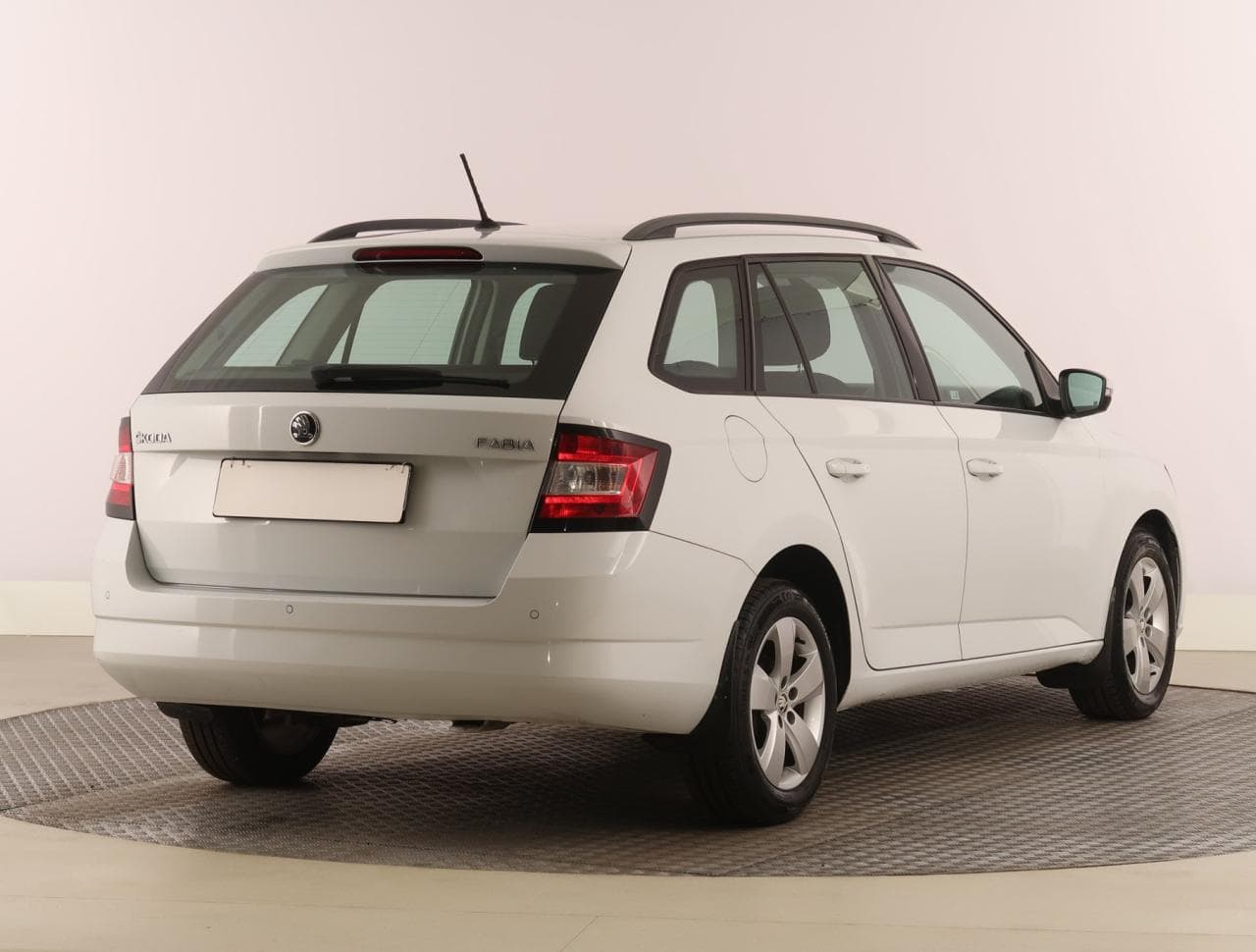 2015 Škoda FABIA - 7
