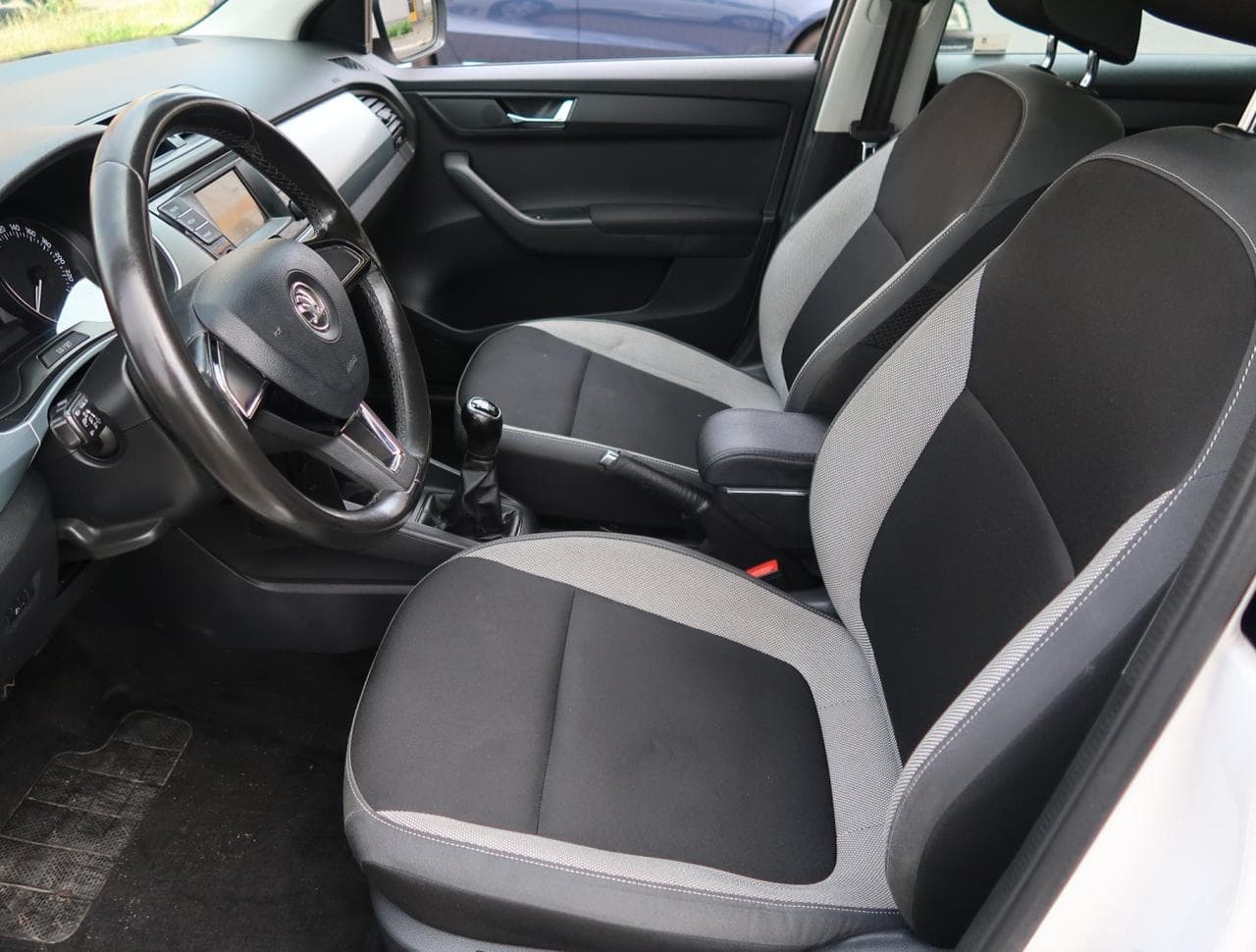 2017 Škoda FABIA - 16
