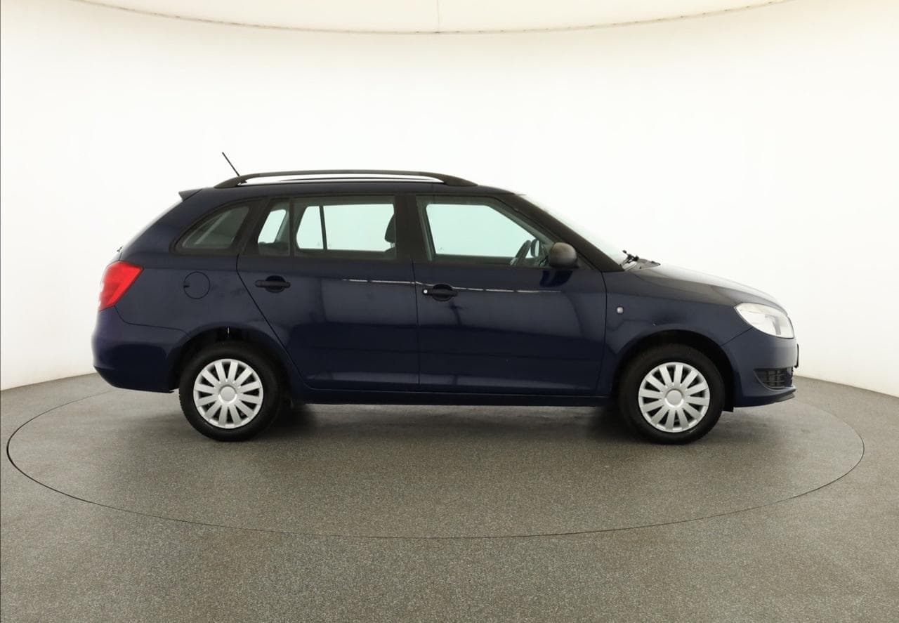 2011 Škoda FABIA - 8