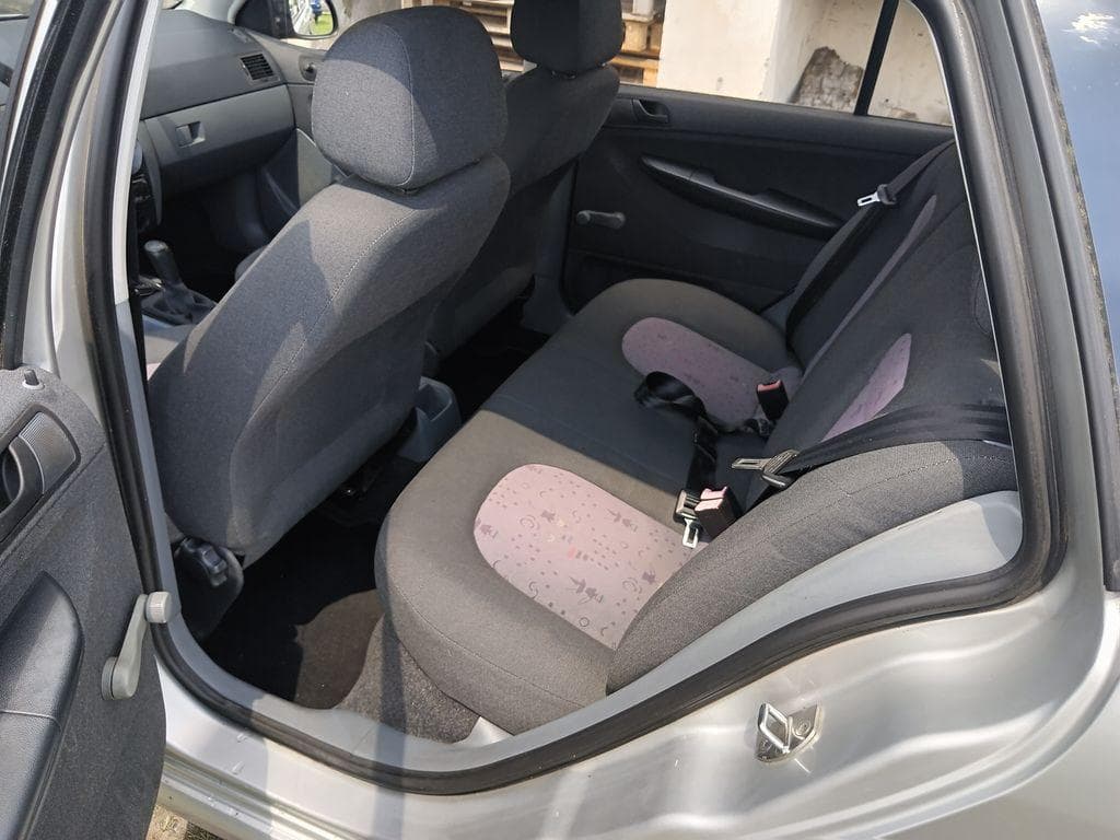 2004 Škoda FABIA - 13