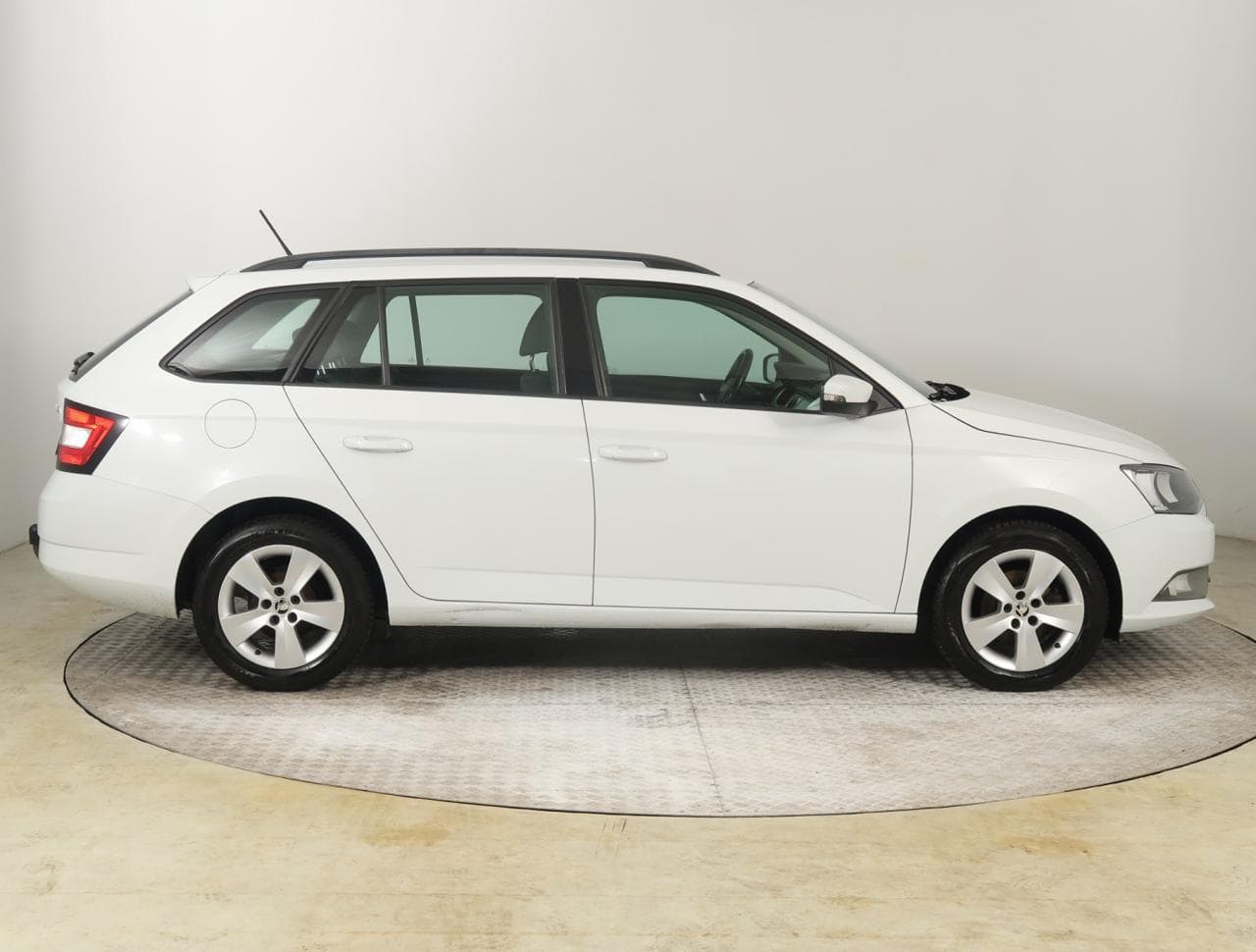 2016 Škoda FABIA - 8