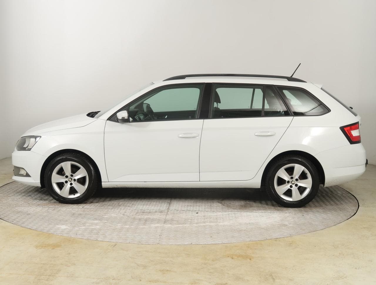 2016 Škoda FABIA - 4