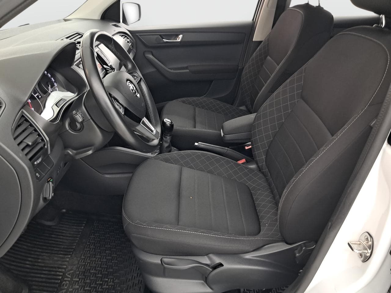2018 Škoda FABIA - 16