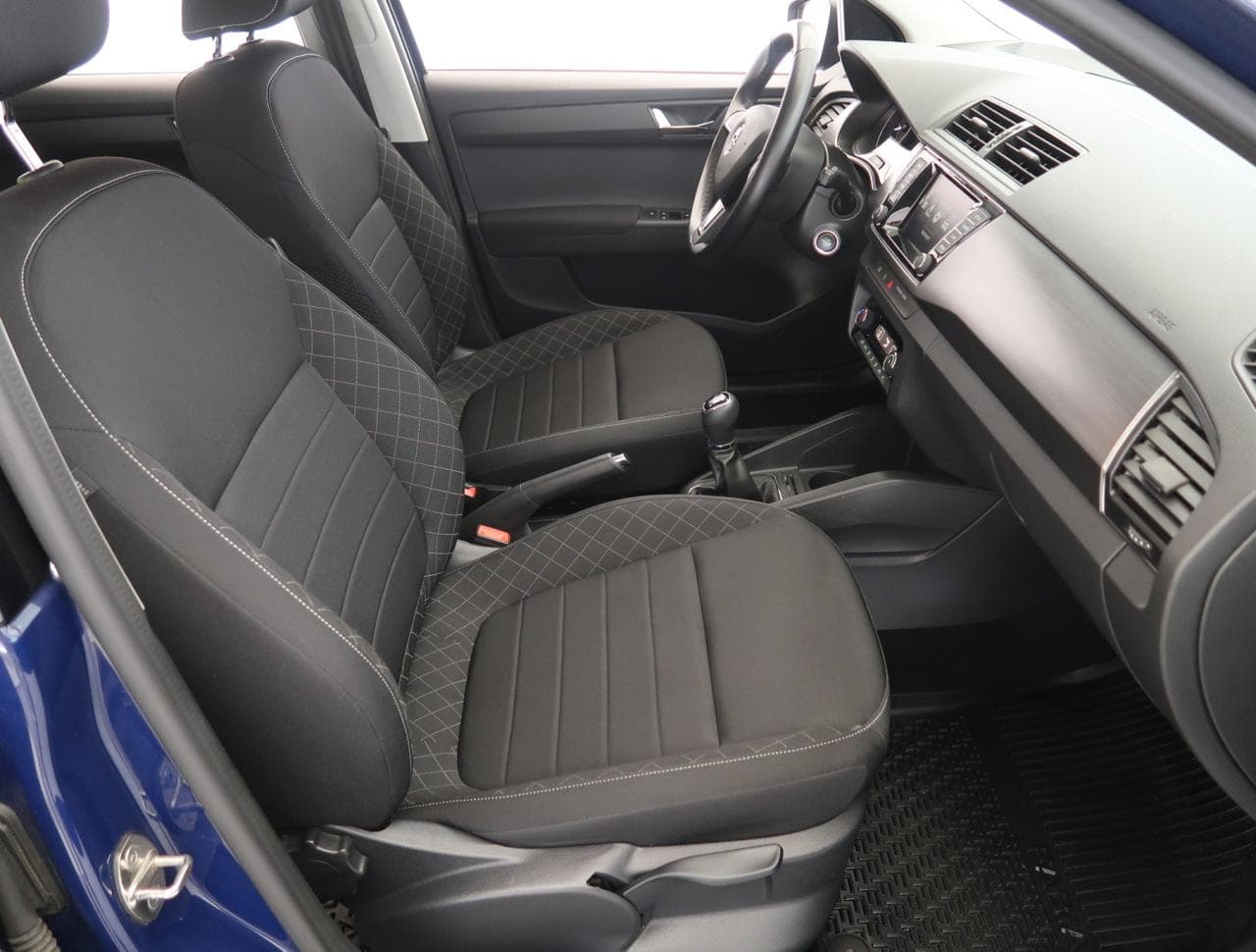 2015 Škoda FABIA - 12