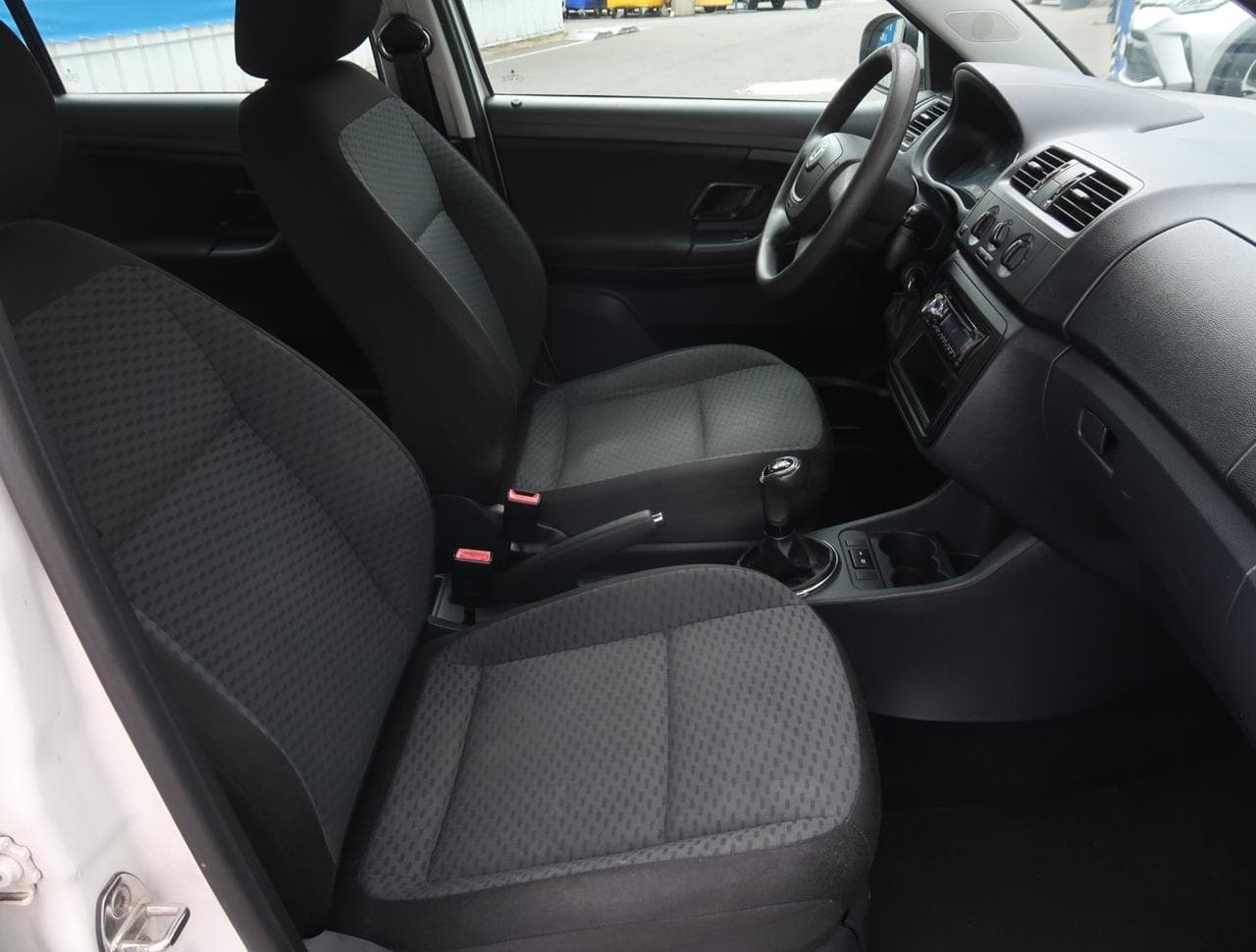 2011 Škoda FABIA - 12