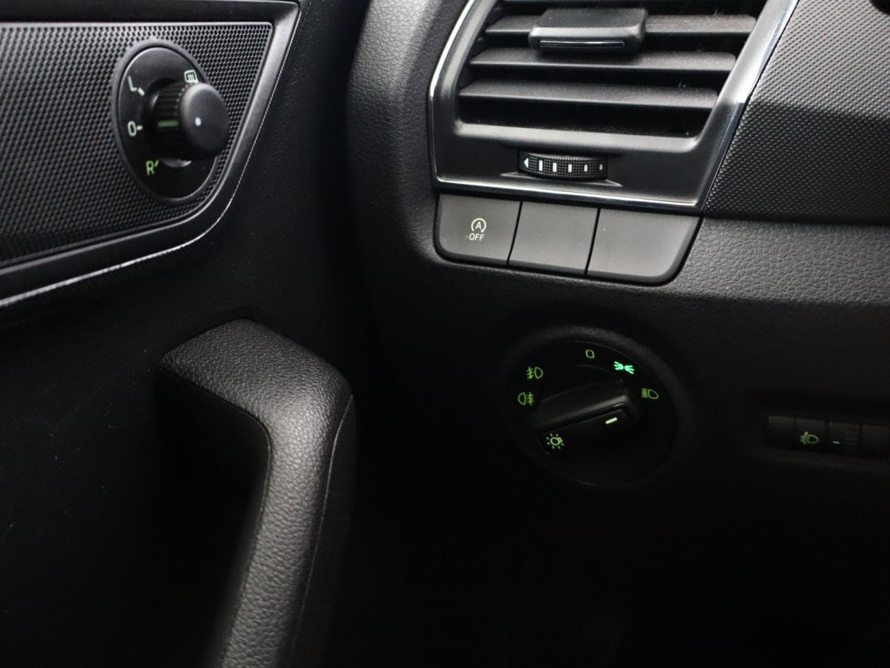 2021 Škoda FABIA - 18