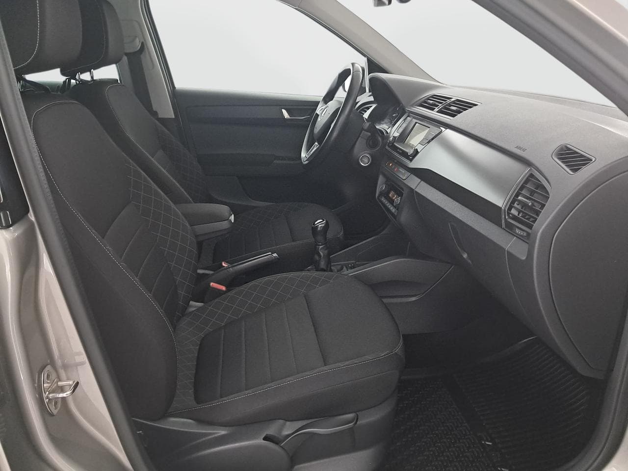 2017 Škoda FABIA - 12