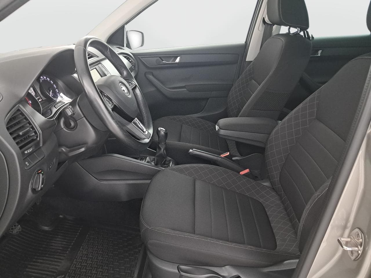 2017 Škoda FABIA - 16