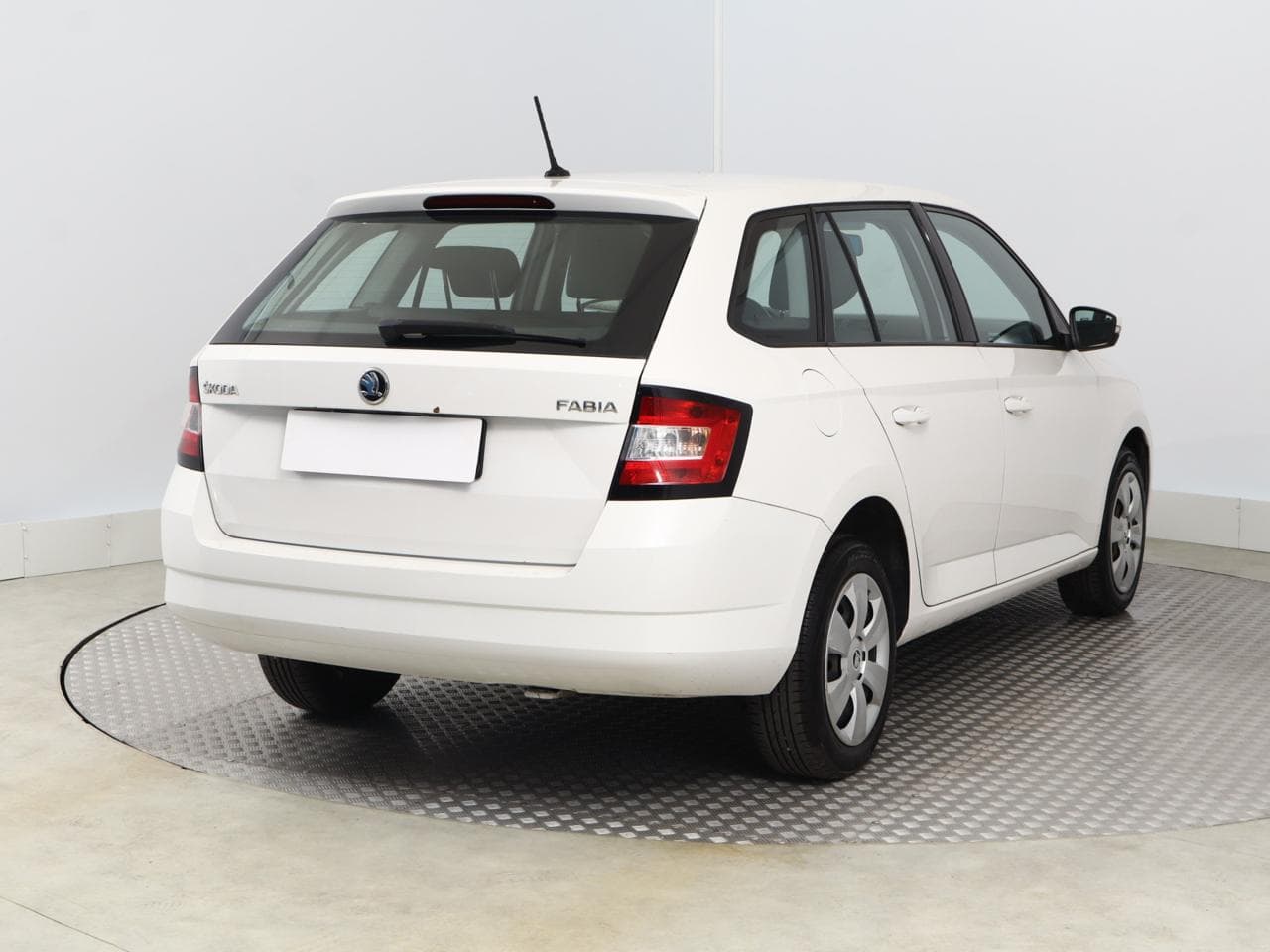 2015 Škoda FABIA - 7