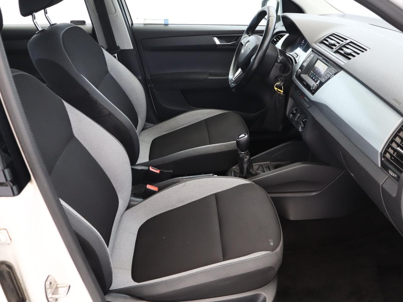 2015 Škoda FABIA - 10