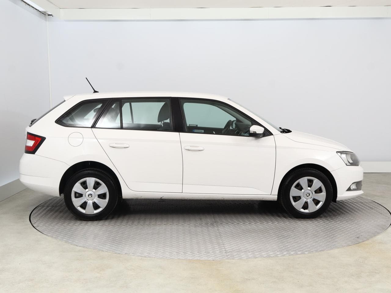 2015 Škoda FABIA - 8