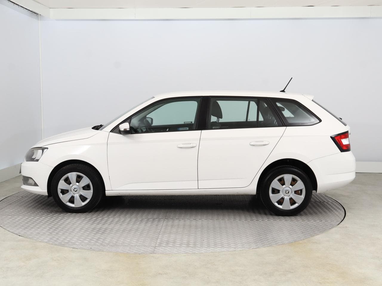 2015 Škoda FABIA - 4