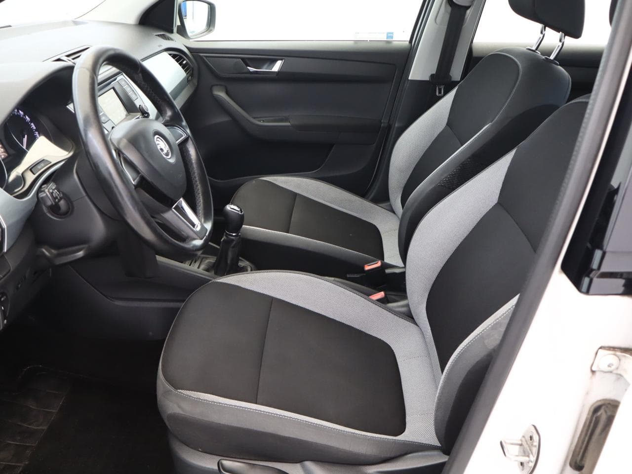 2015 Škoda FABIA - 13
