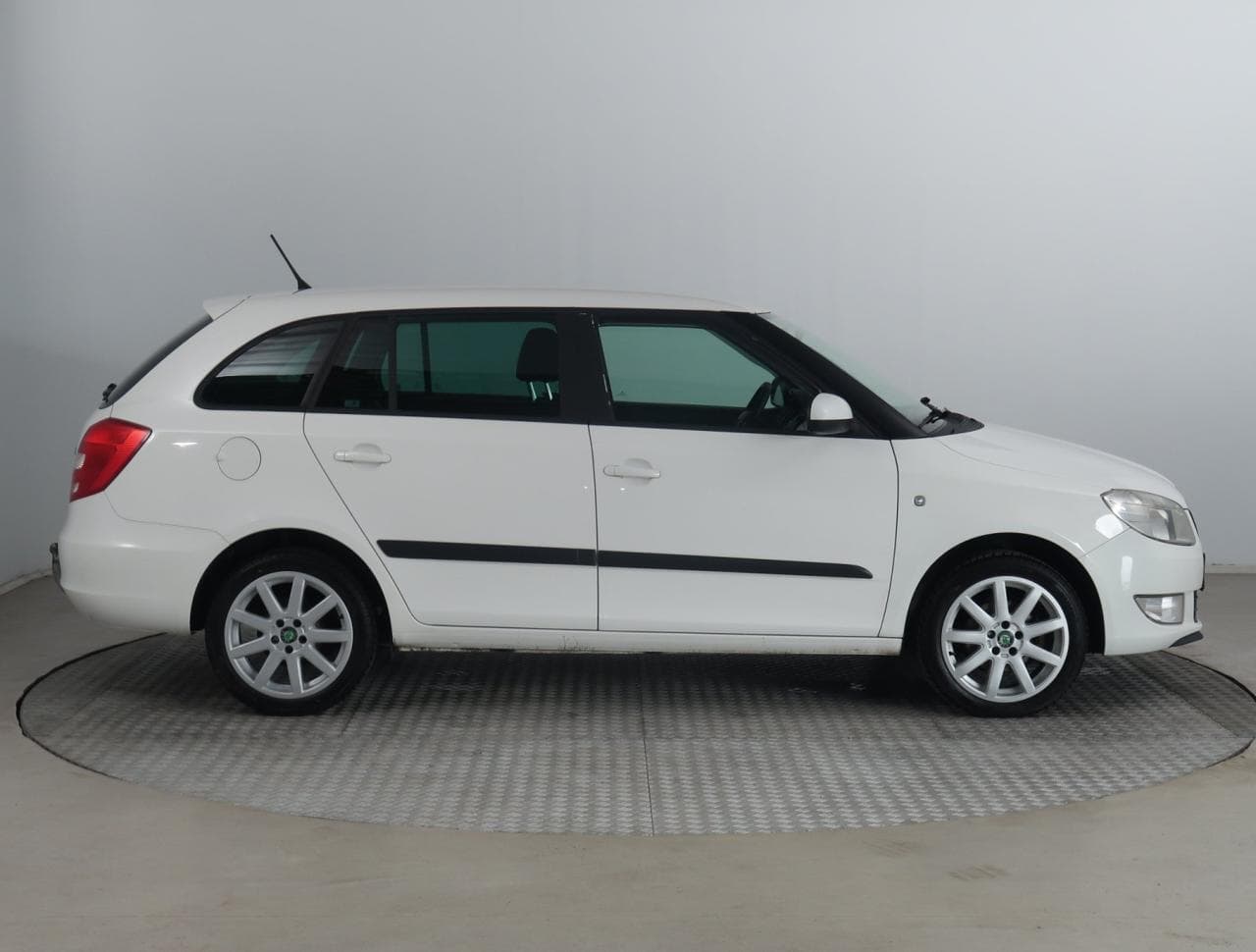 2012 Škoda FABIA - 8