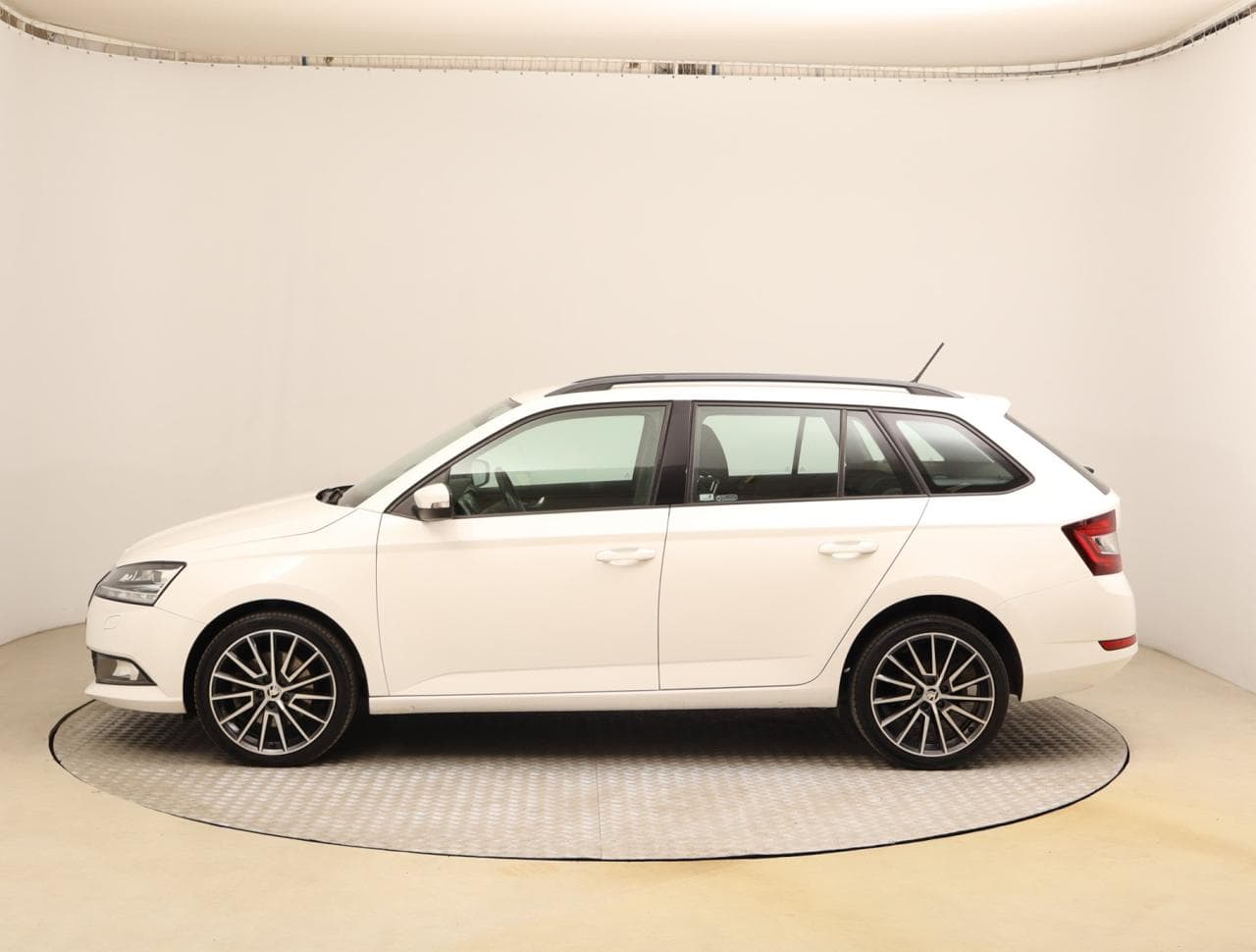 2019 Škoda FABIA - 4