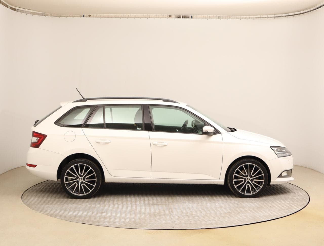 2019 Škoda FABIA - 8