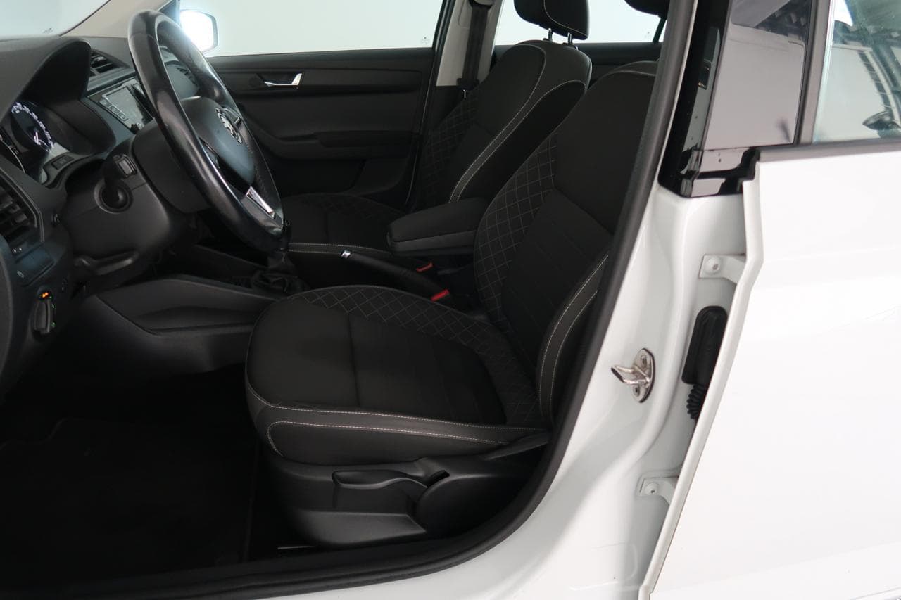 2019 Škoda FABIA - 16