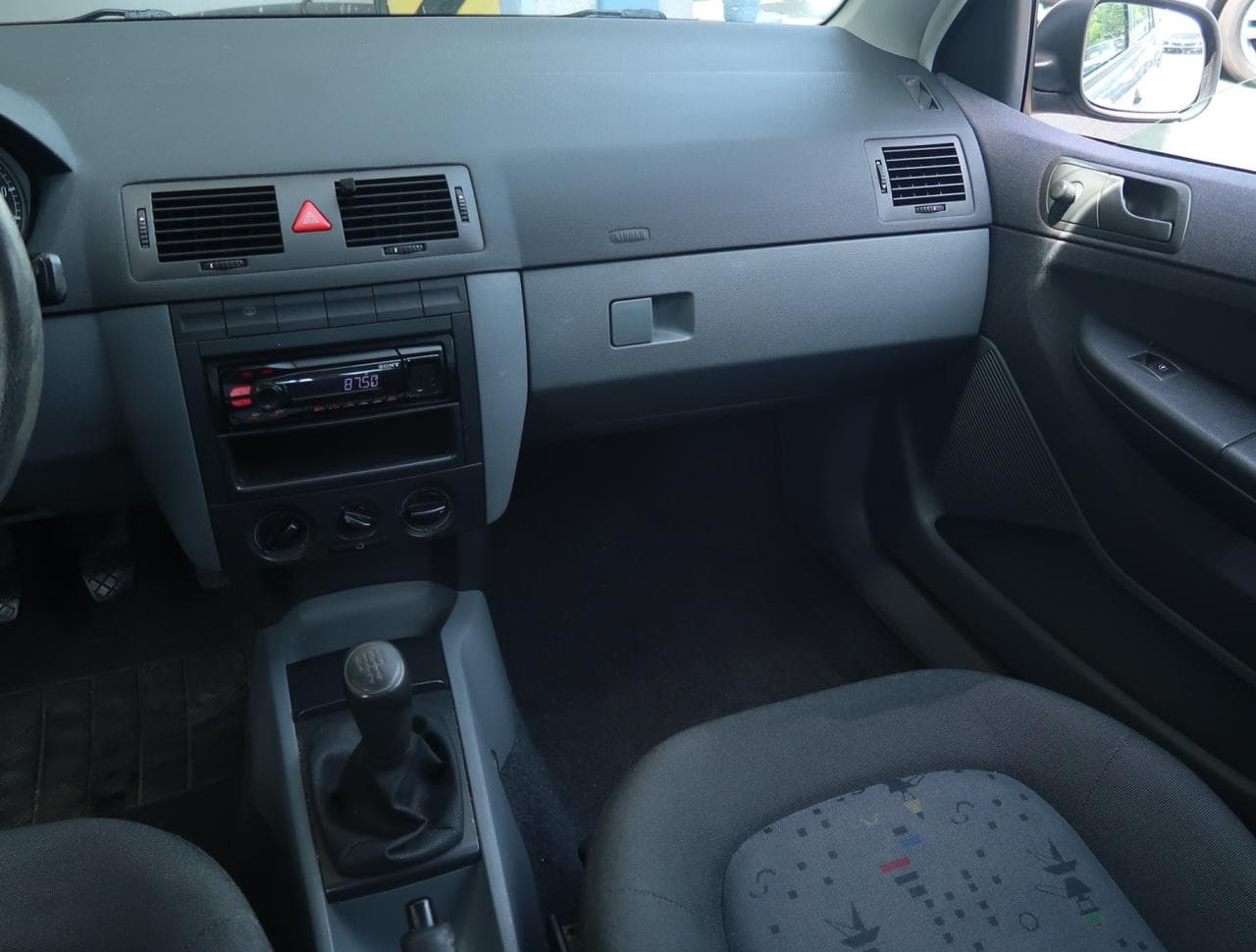2003 Škoda FABIA - 11