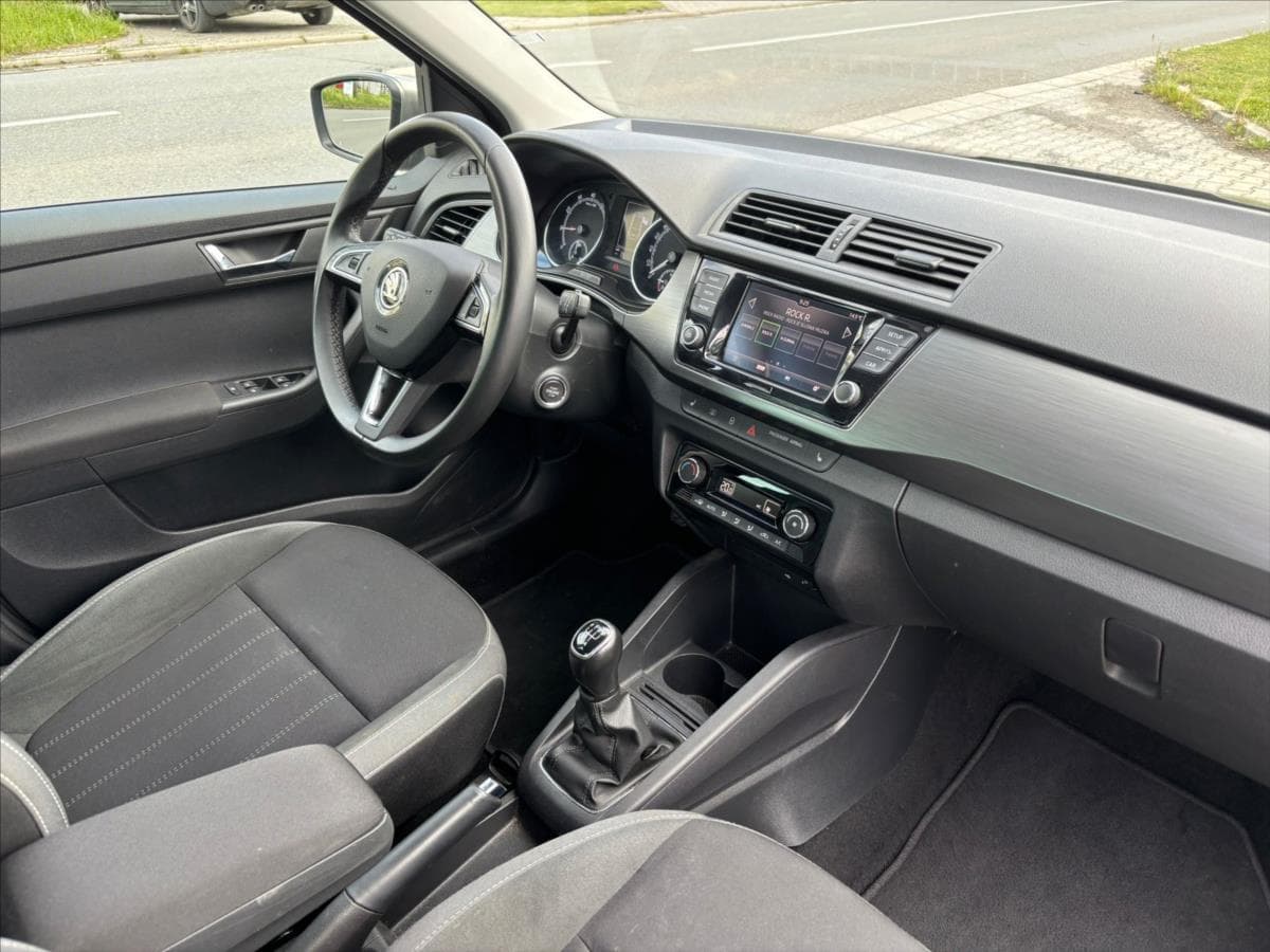 2019 Škoda FABIA - 27