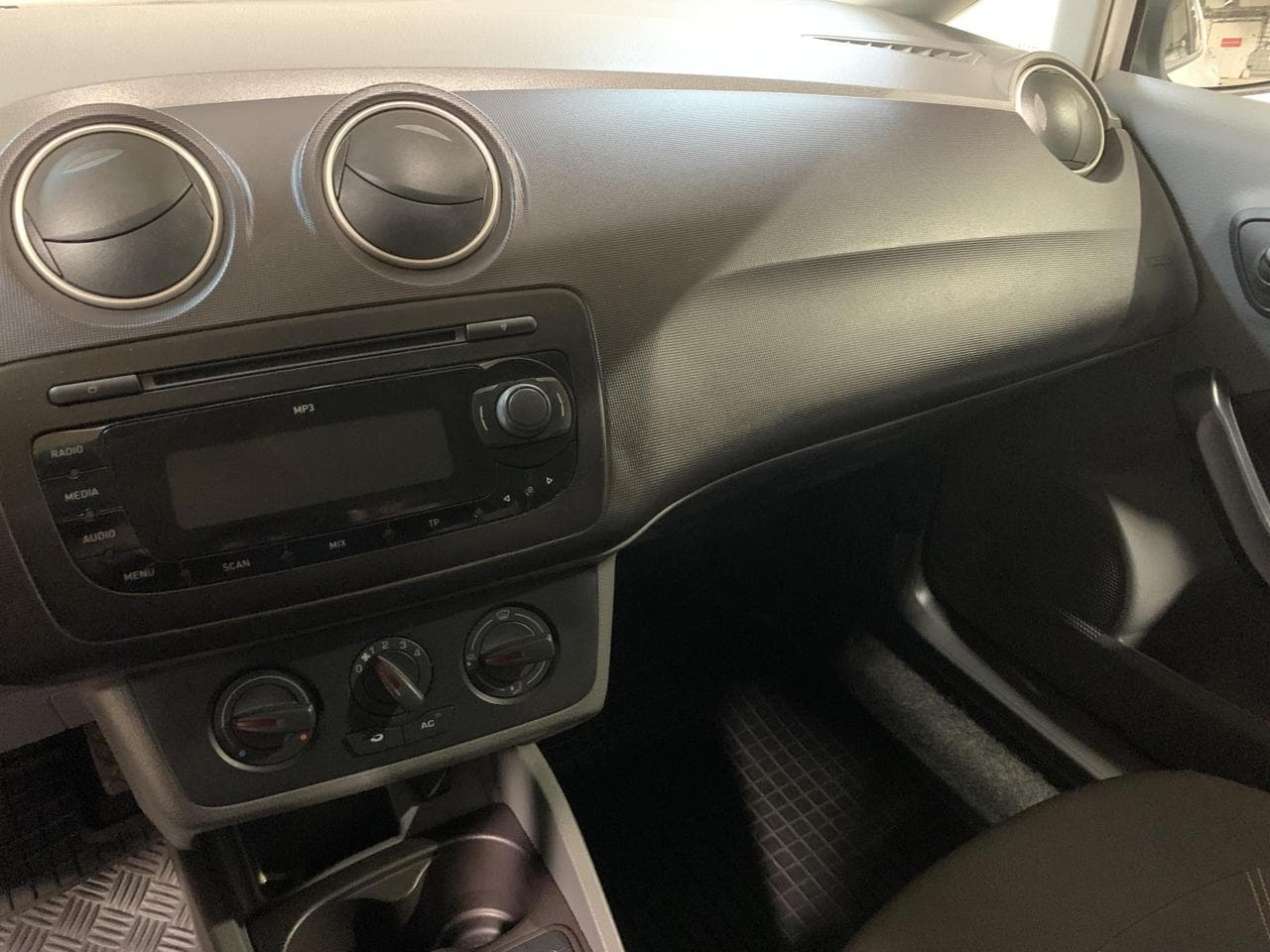 2011 Seat Ibiza - 27