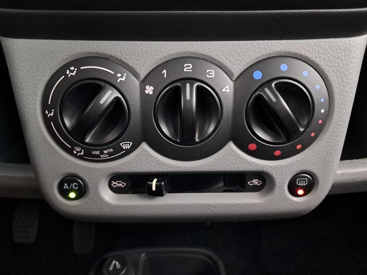 2005 Suzuki IGNIS - 20