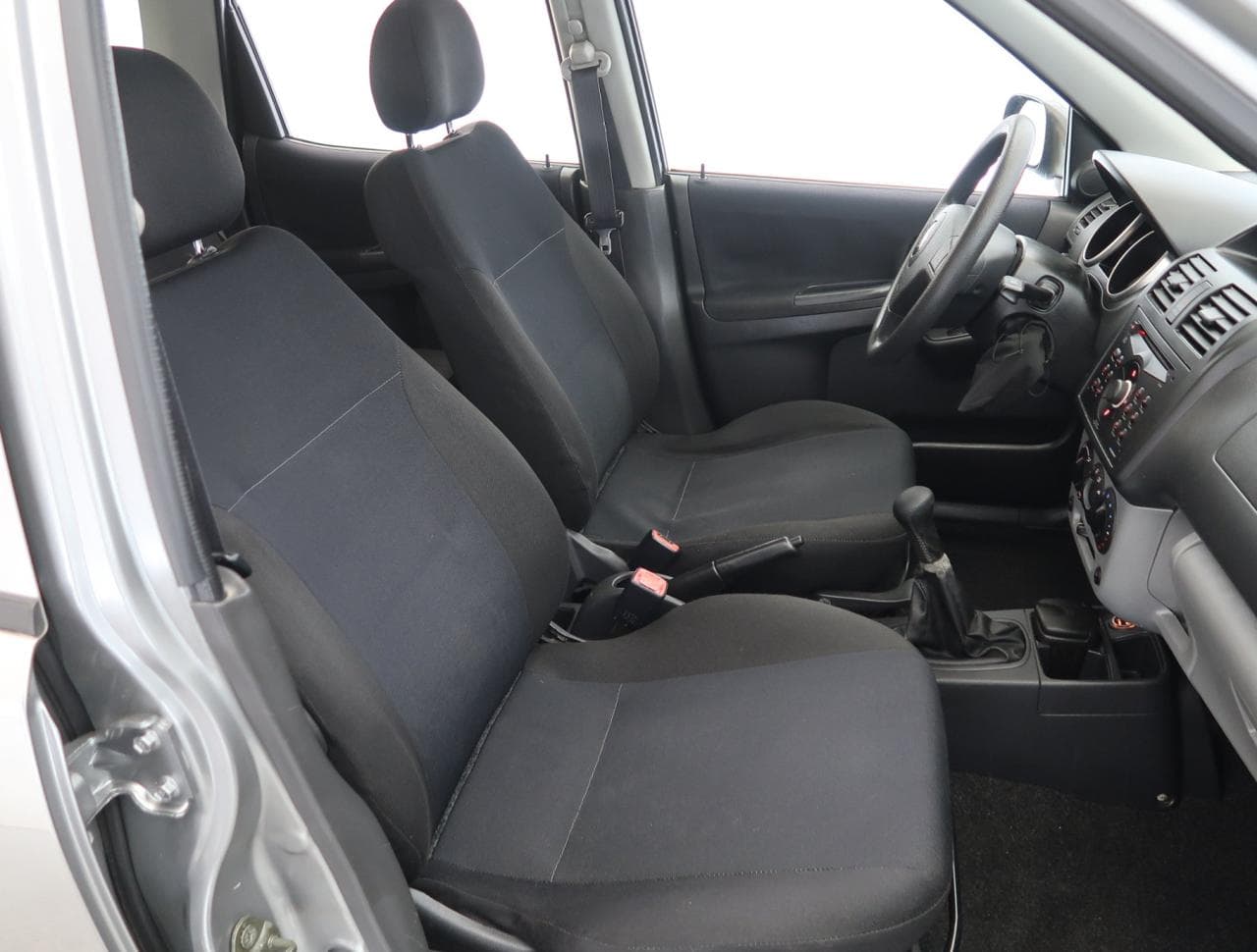 2004 Suzuki IGNIS - 12