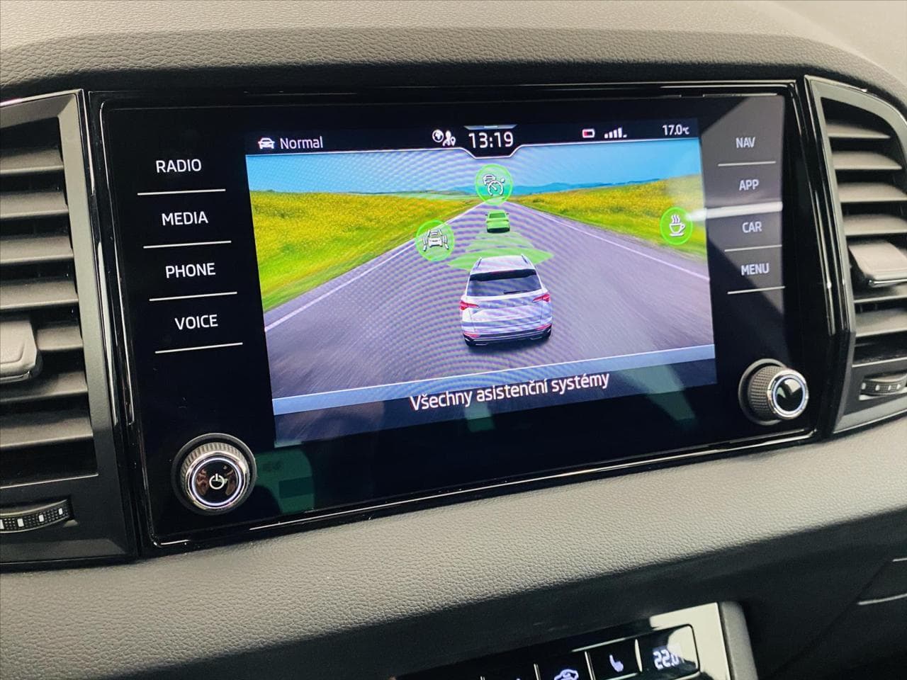 2022 Škoda Karoq - 13