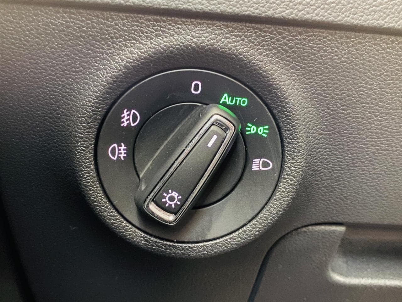 2022 Škoda Karoq - 18