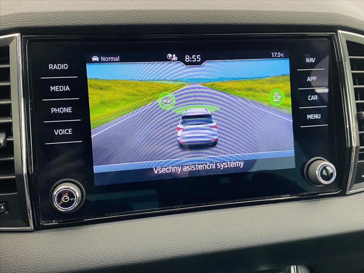 2022 Škoda Karoq - 13