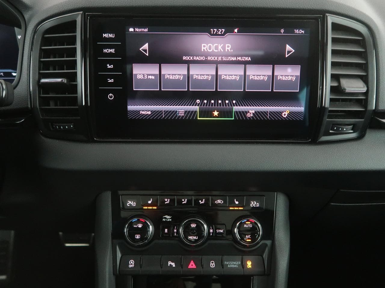 2022 Škoda Karoq - 18