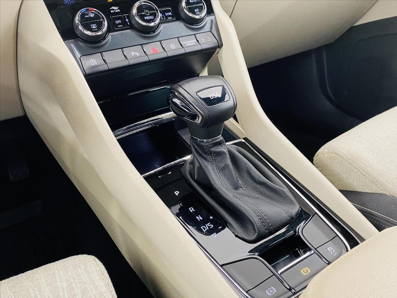 2017 Škoda Karoq - 33