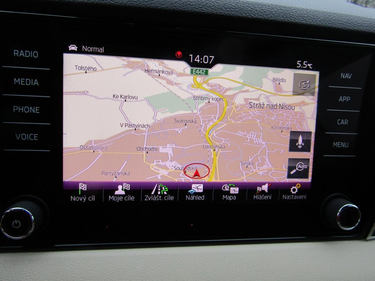 2018 Škoda Karoq - 17