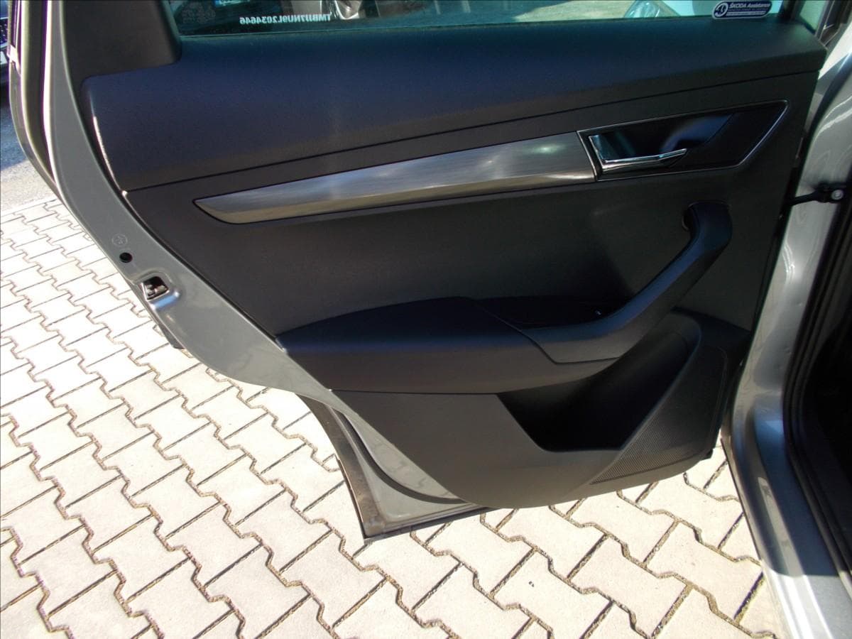 2020 Škoda KAROQ - 18