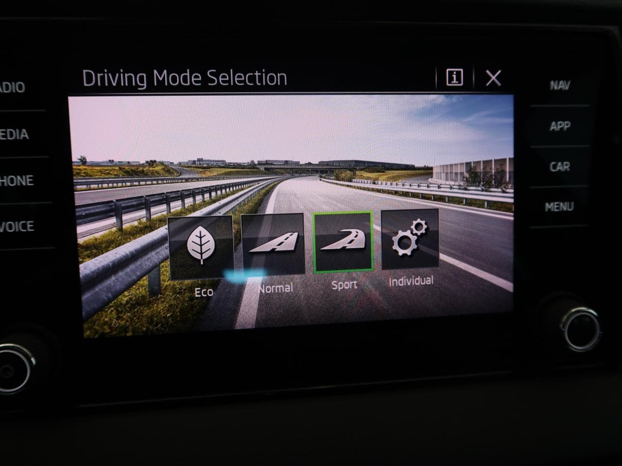2022 Škoda KAROQ - 33