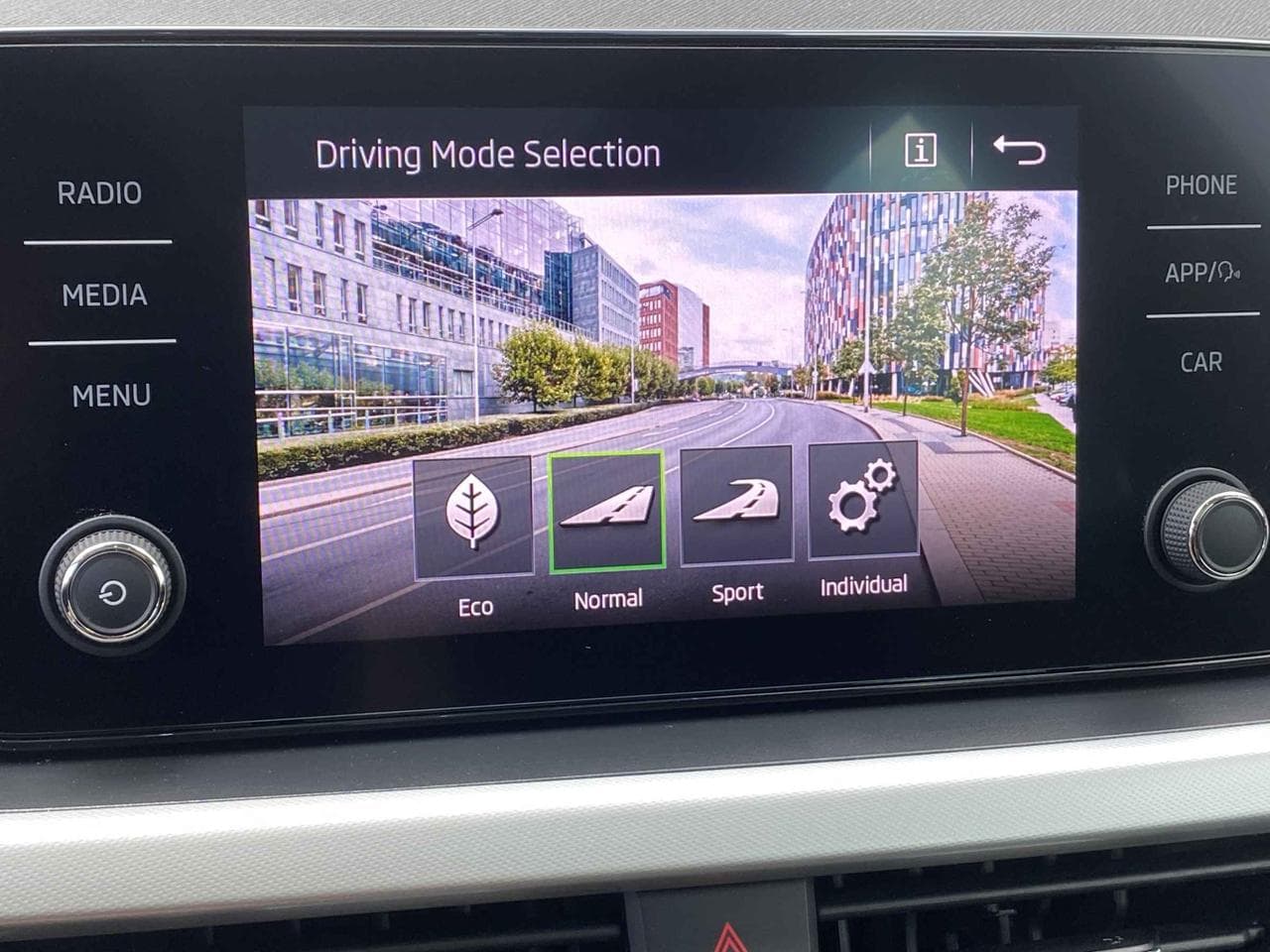 2020 Škoda KAMIQ - 17