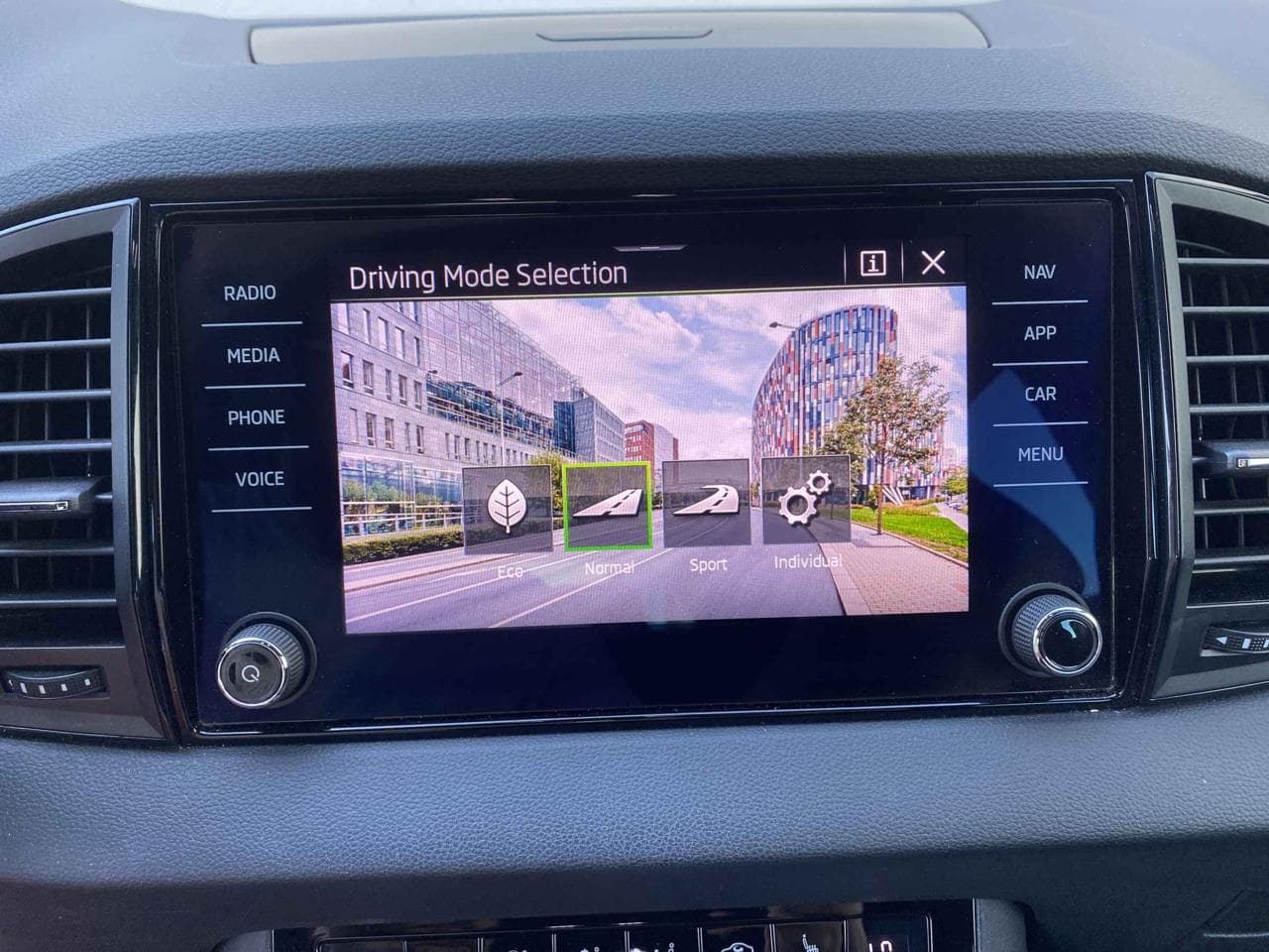 2020 Škoda KAROQ - 31
