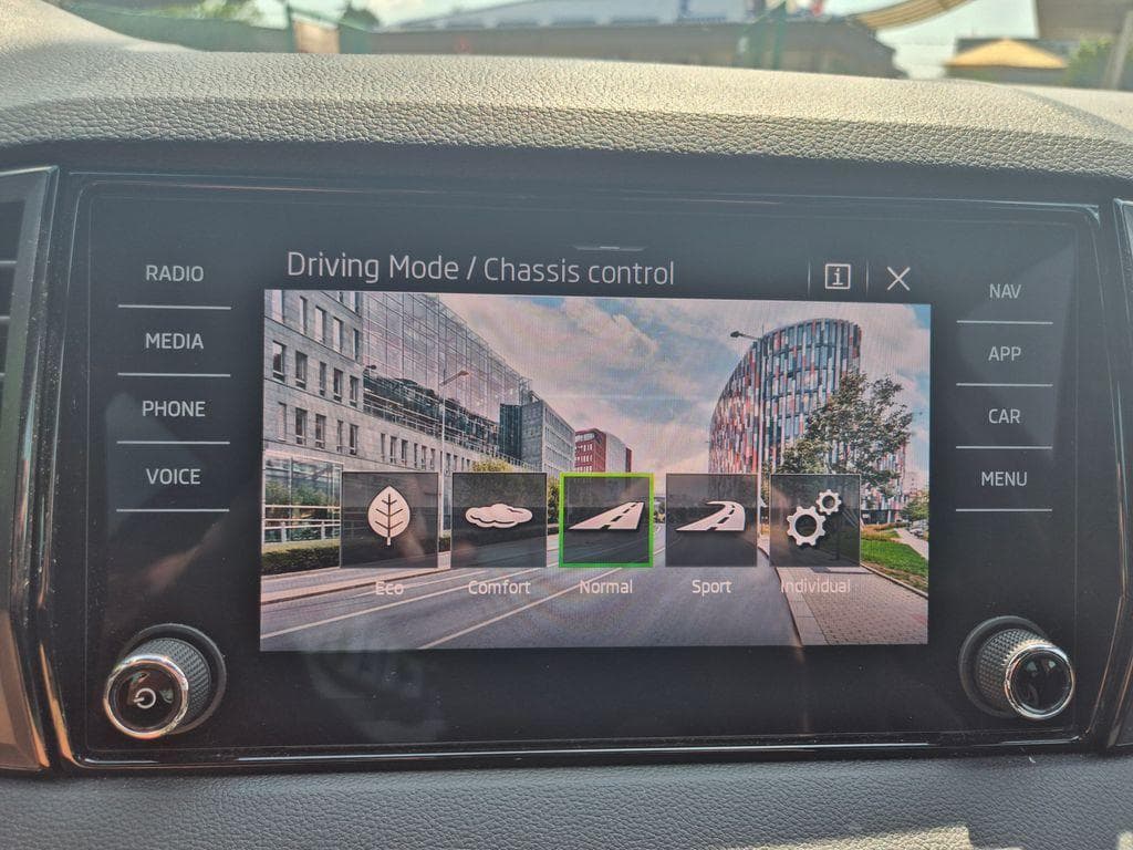 2023 Škoda KAROQ - 19