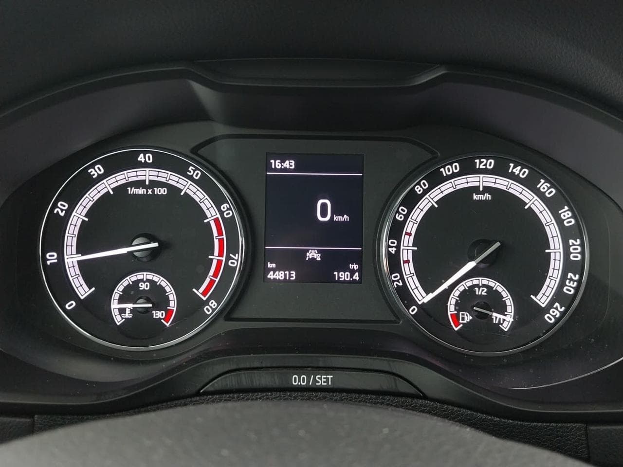 2020 Škoda KAROQ - 17