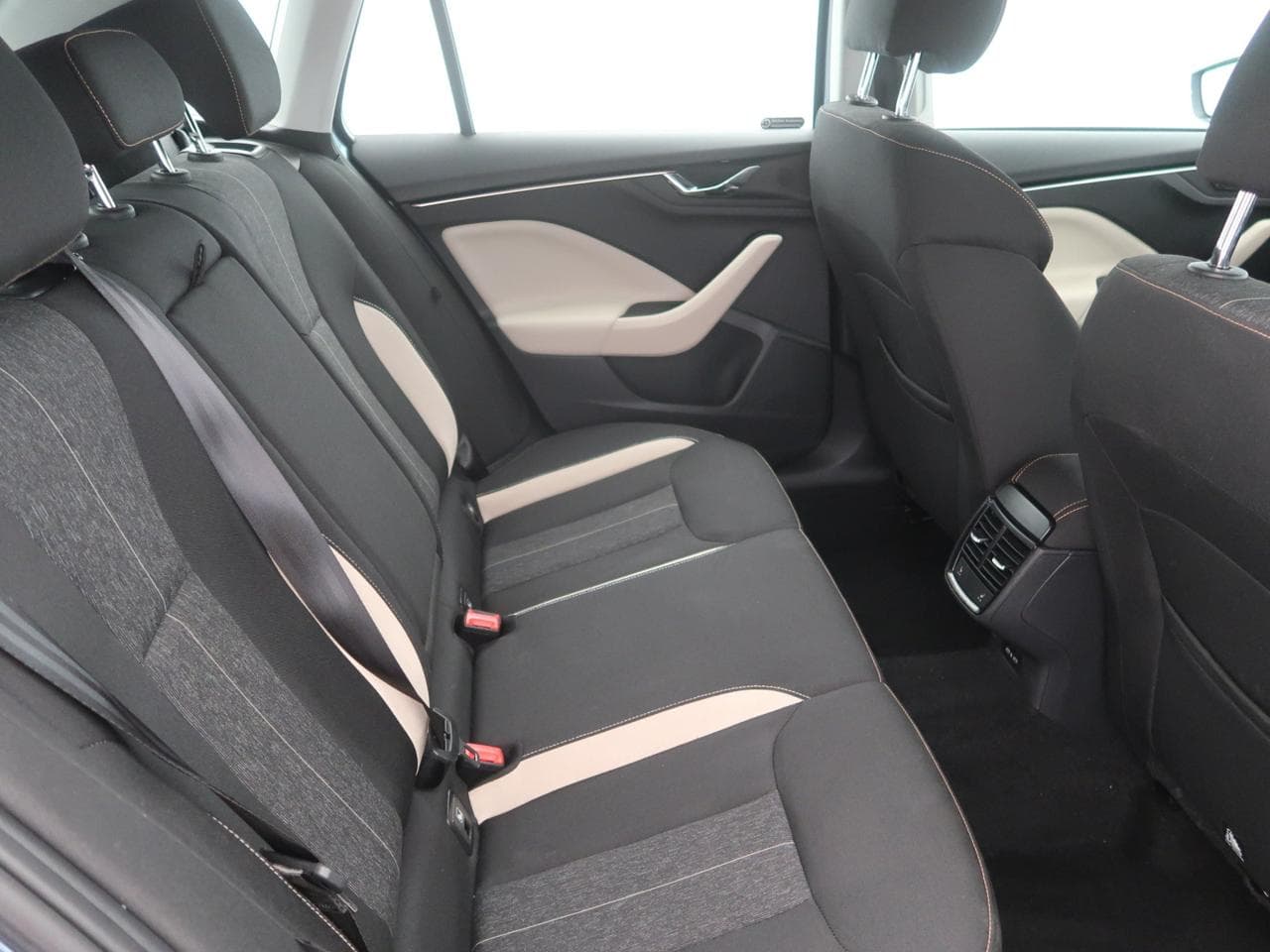 2020 Škoda KAMIQ - 13