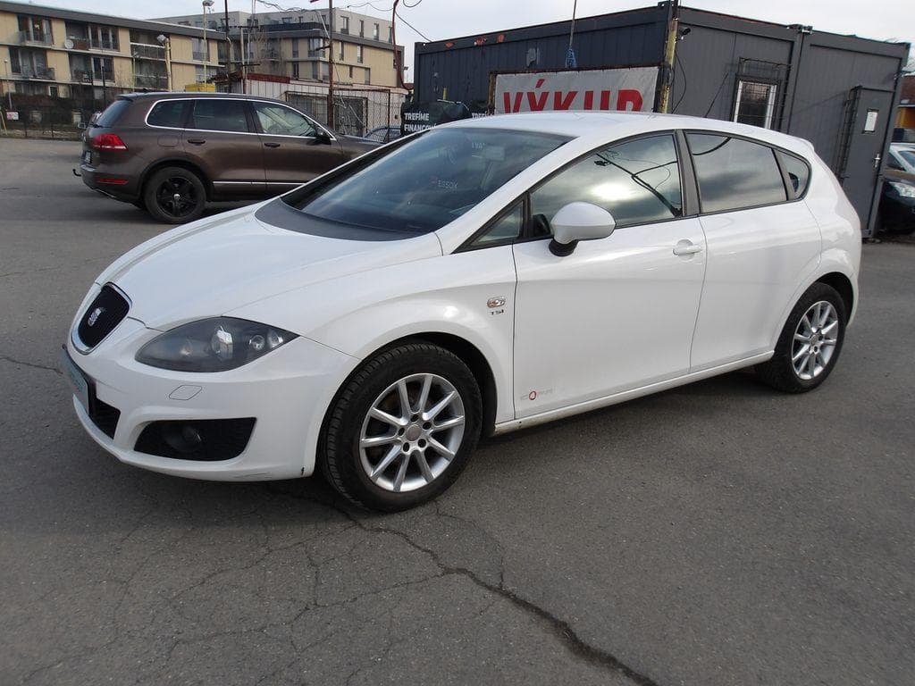 Seat Leon 1,4TSi NAJ.147000km ! NAVI ! hatchback