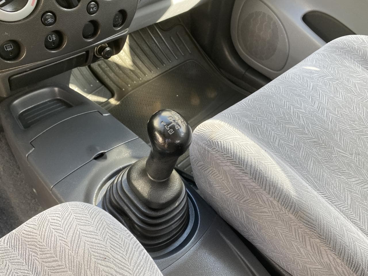 2002 Suzuki LIANA - 14