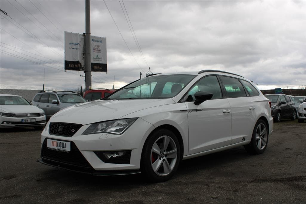 Seat Leon 1,4 TSi  FR ST,XENONY,VÝHŘEVY kombi