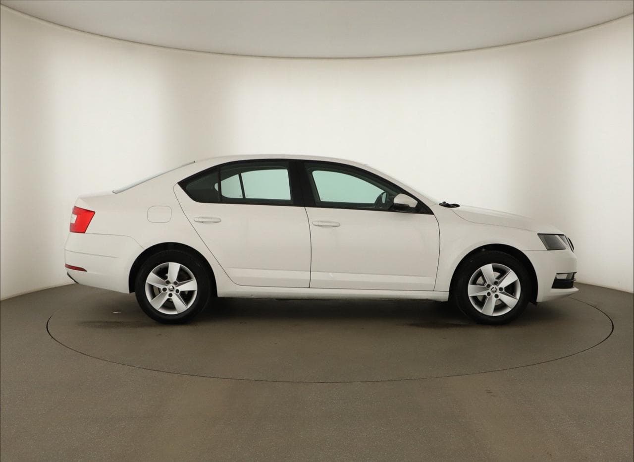 2017 Škoda Octavia - 8